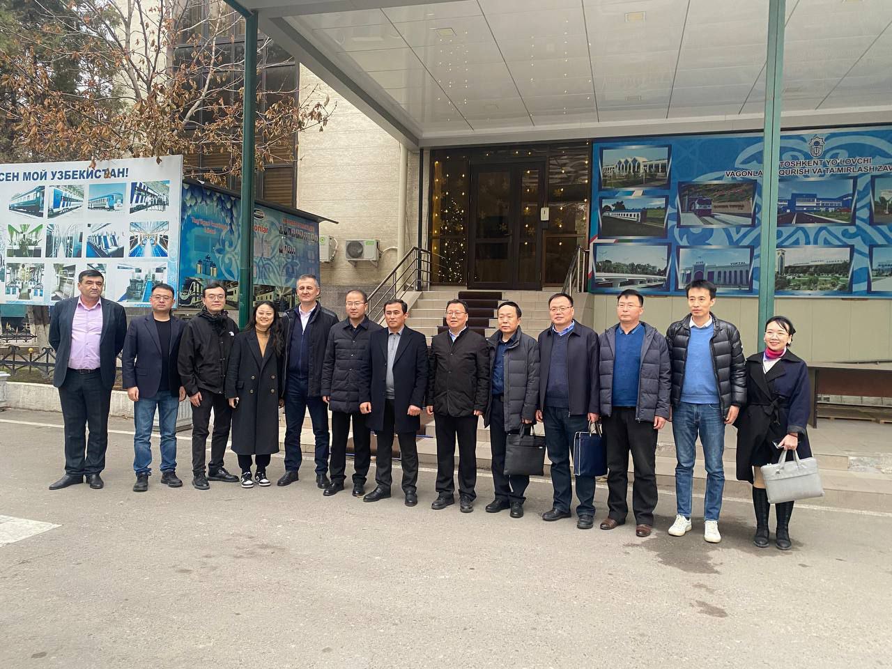 Хитой  Республикасининг  “Xi’an Rail Transit Group Co., Ltd”, “Chengdu Shiny Technology Co., Ltd” ва “China Development Bank Shaanxi Branch” корхоналари